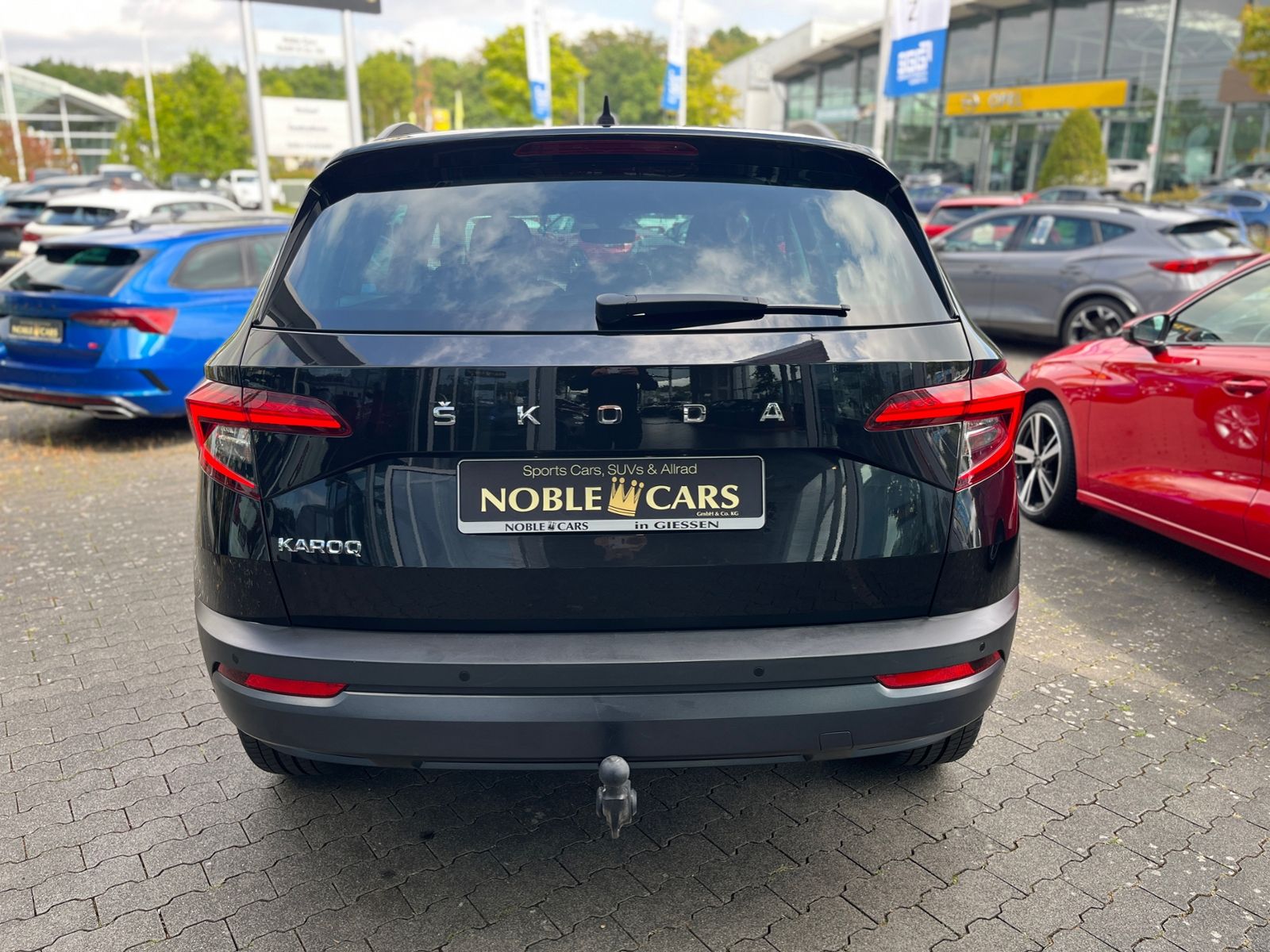 Fahrzeugabbildung SKODA KAROQ Style AHK ACC LED NAV LEDER 18"