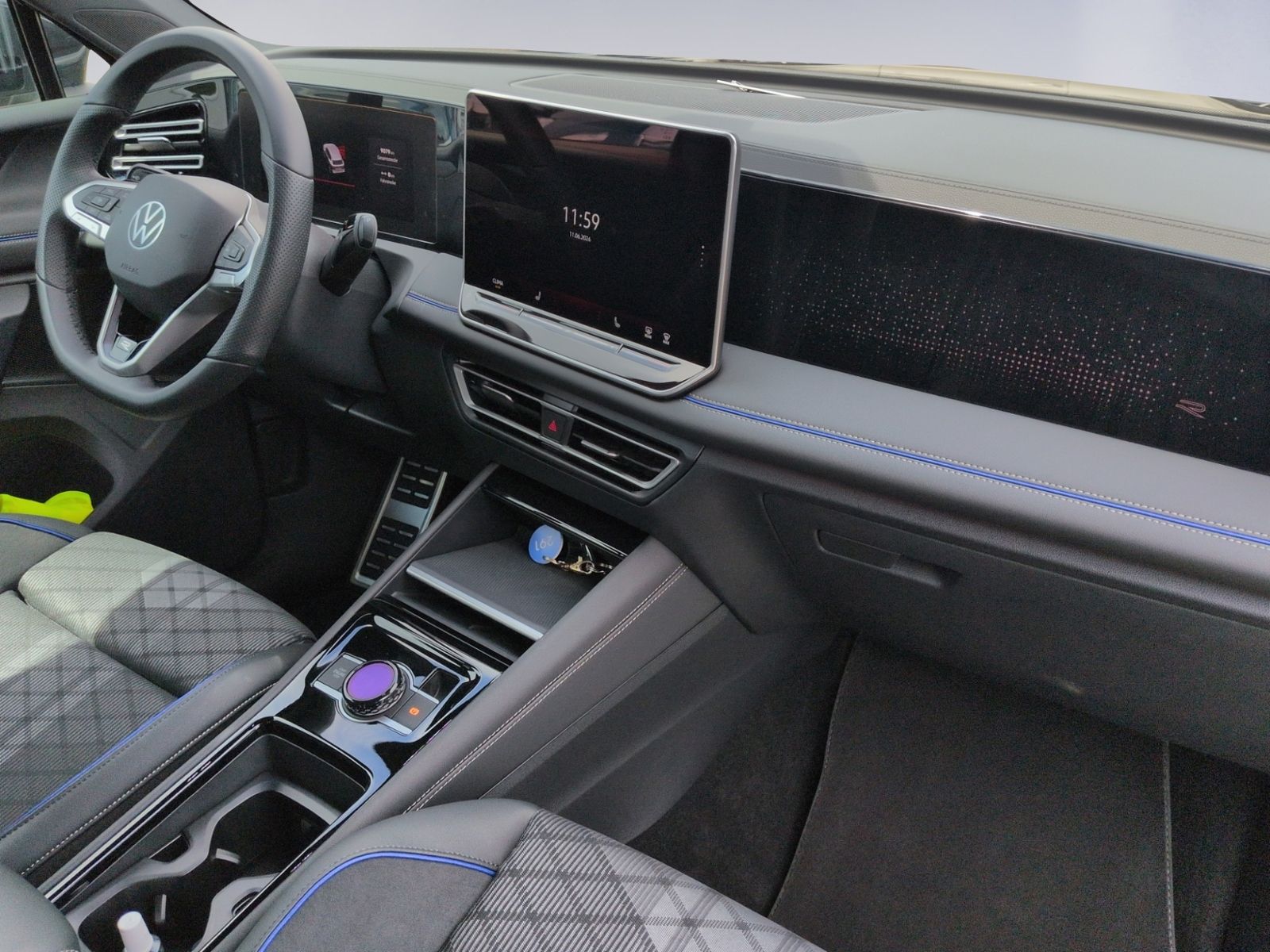 Tiguan R-Line 1.5 eTSI DSG AHK+KAMERA+ACC+