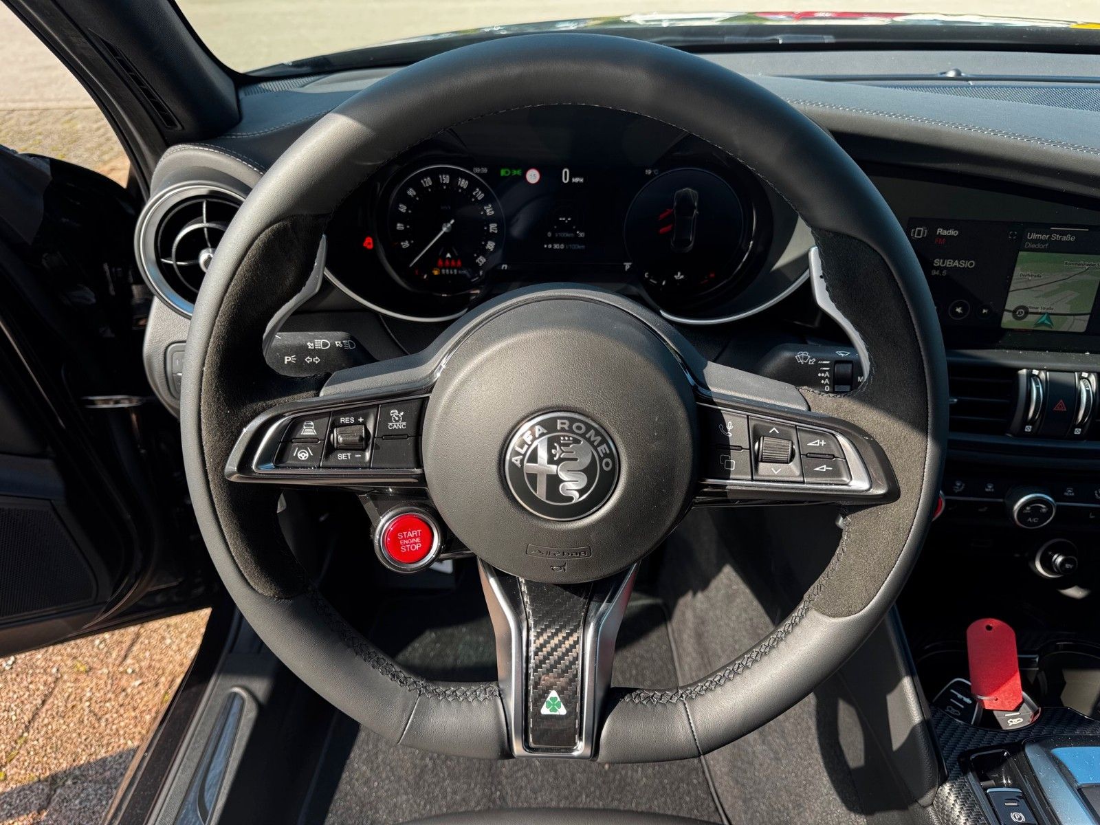 Fahrzeugabbildung Alfa Romeo Giulia 2.9 V6 Bi-Turbo 520PS Quadrifoglio Techp.