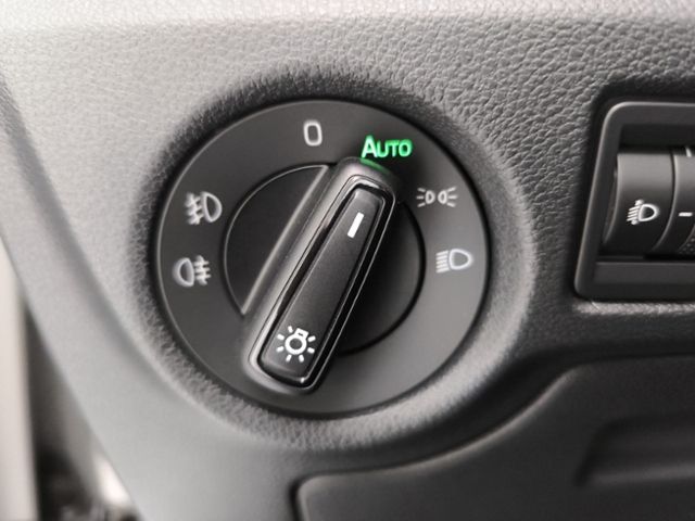 Fahrzeugabbildung SKODA Scala 1,0 TSI Essence Winter Paket LED