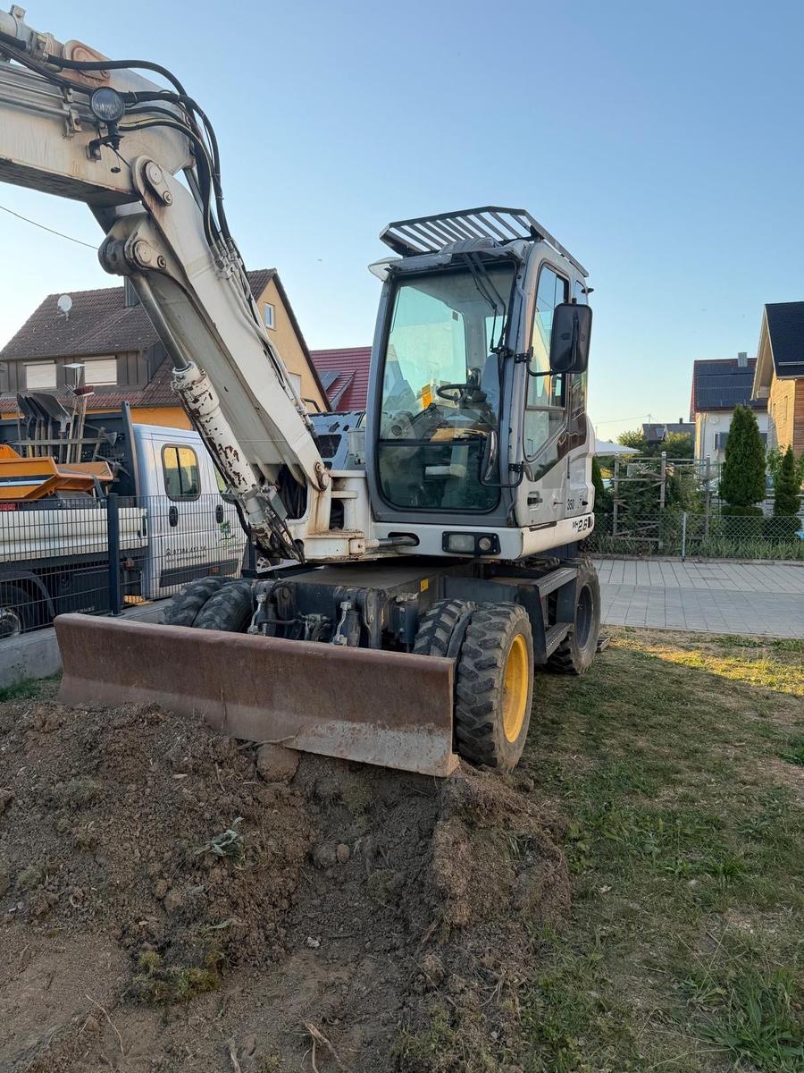 New Holland MH 2,6 Schnellwechsler/Pratzen/Schild/2xLöffel