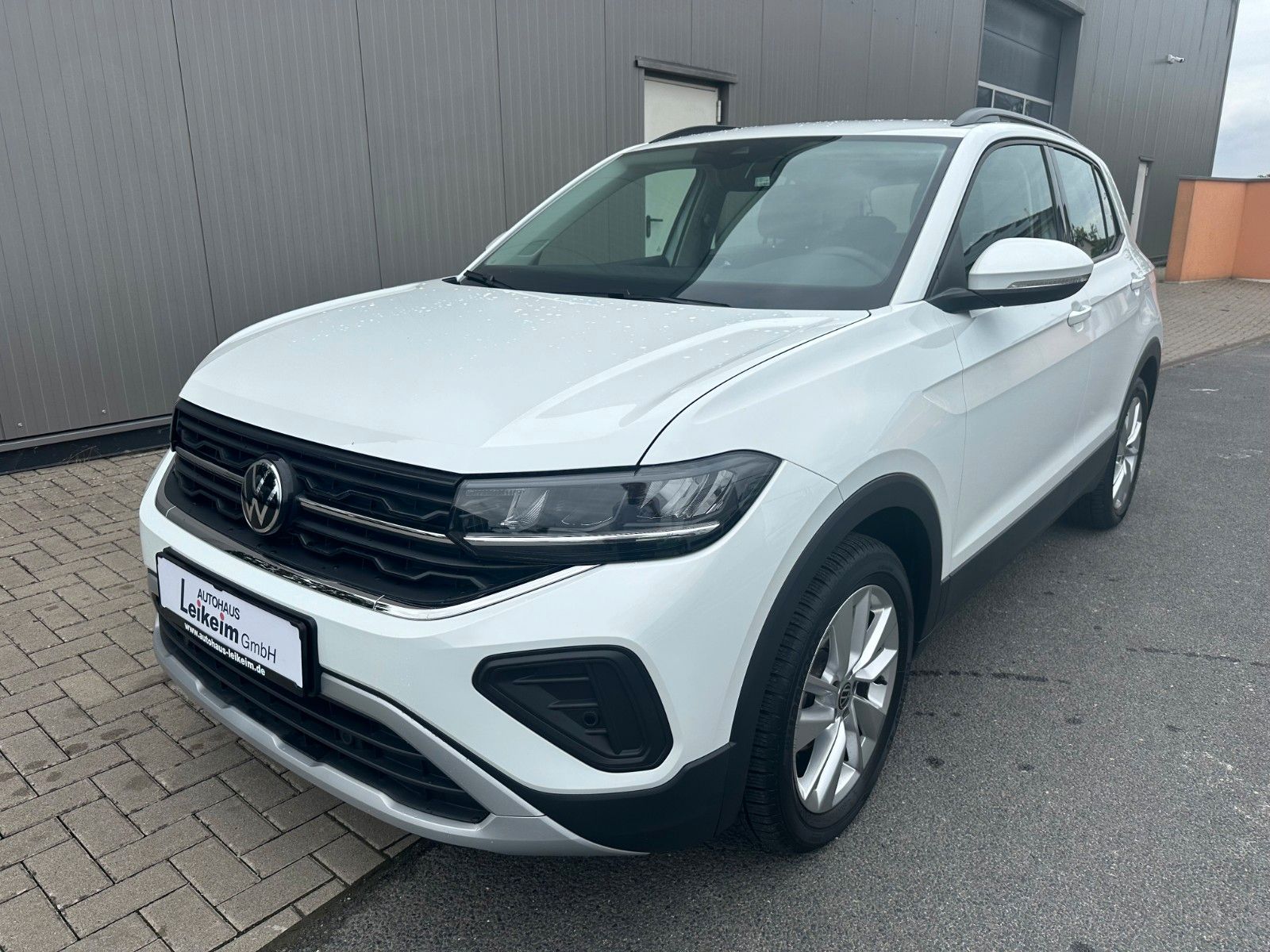 Gebrauchtwagen Volkswagen T-Cross T-Cross Life 1,0 TSI – AHK*NAVI*SHZ* in Bamberg