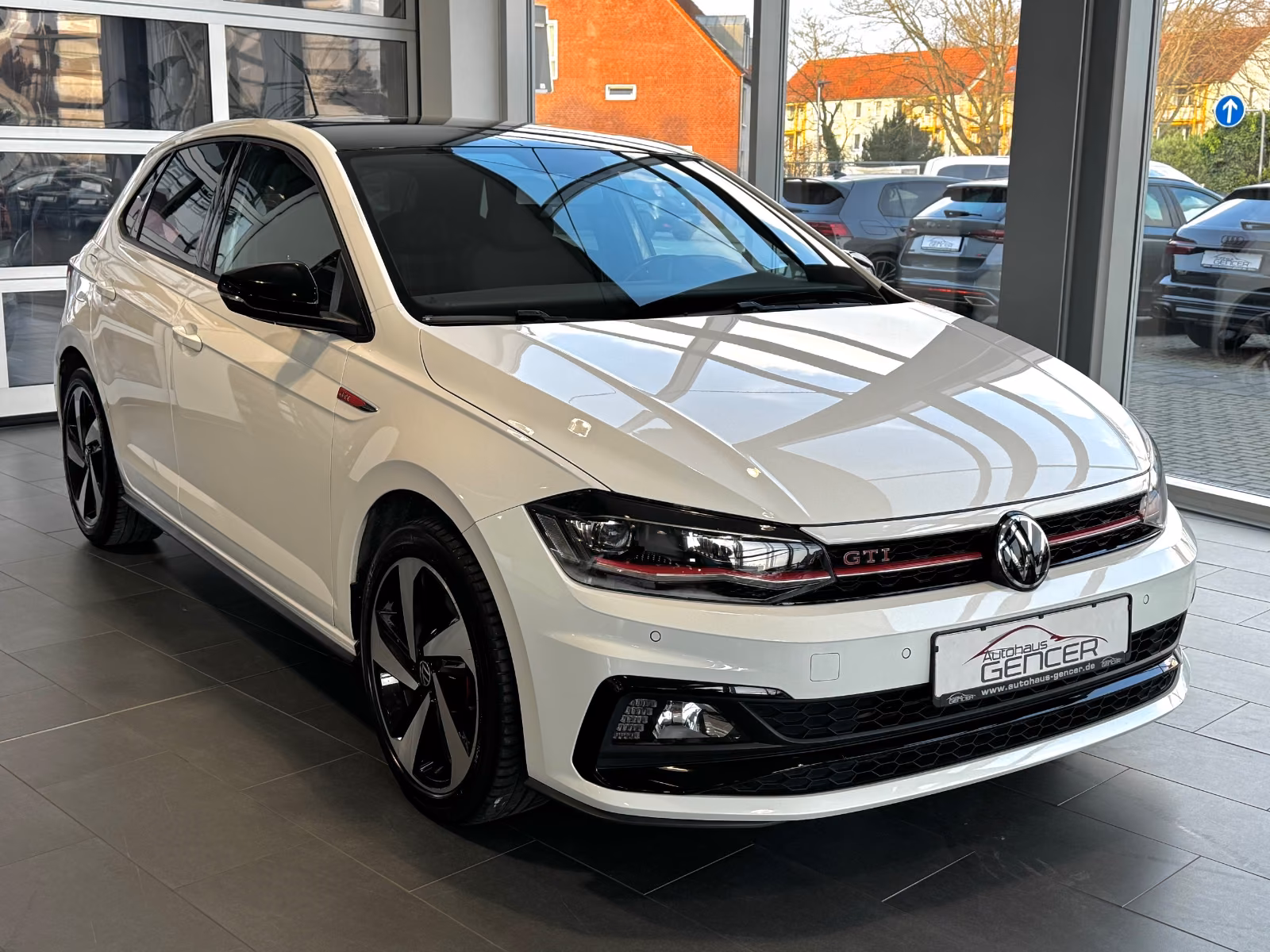 Volkswagen Polo VI GTI  2.0"LED/Sitzhzg./Scheckheft/Navi"