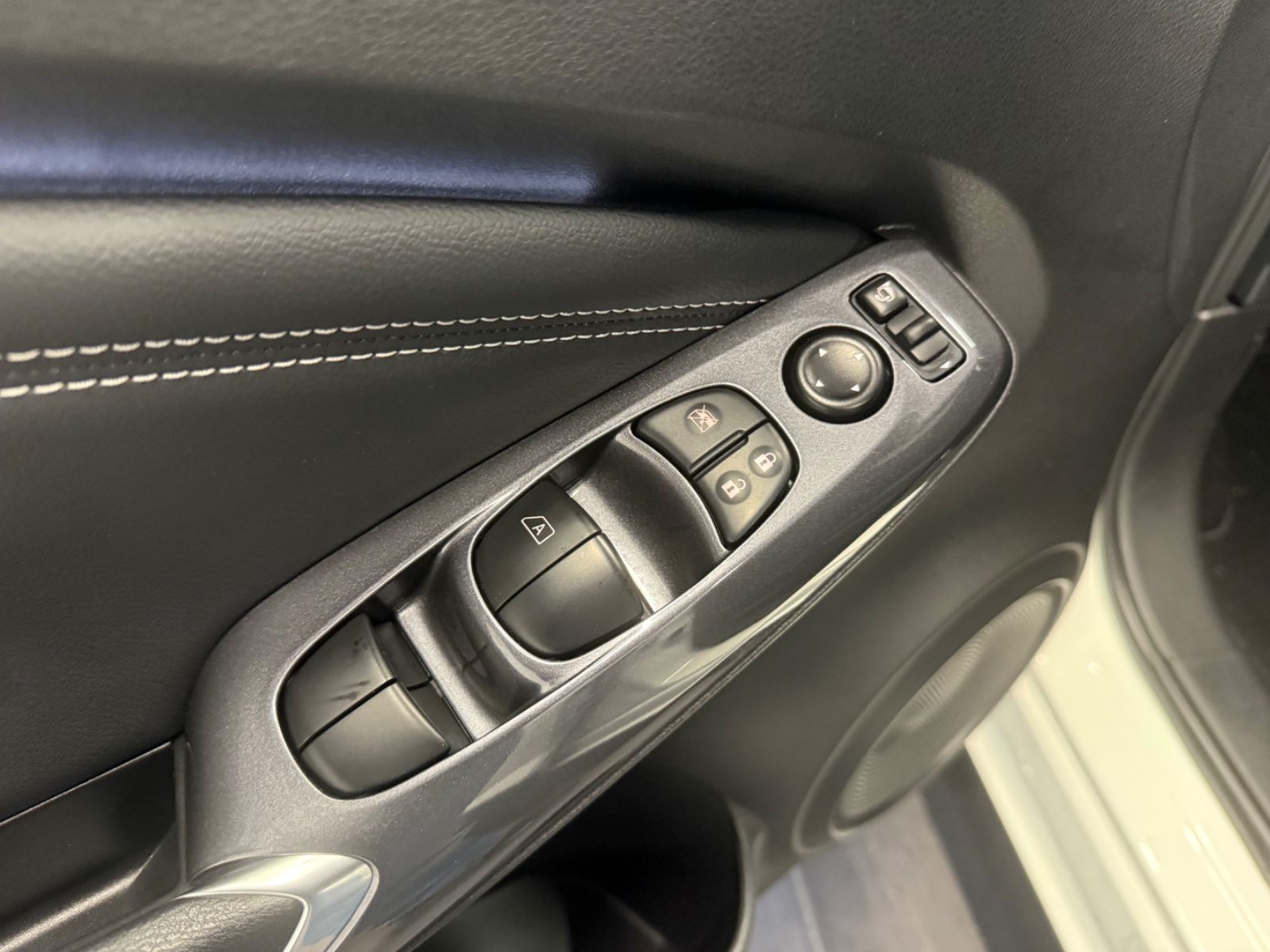 Fahrzeugabbildung Nissan Juke Hybrid Tekna; Leder, 19Zoll, 360°