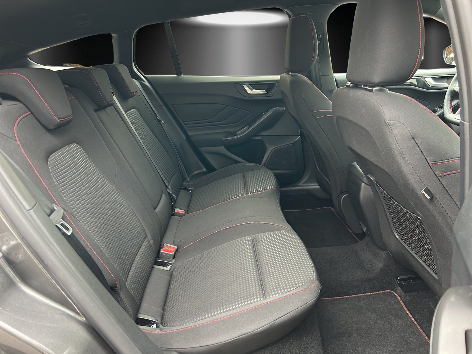 Fahrzeugabbildung Ford Focus 1.0 ST-Line Aut./LED/ACC/KAMERA/AHK/NAVI/