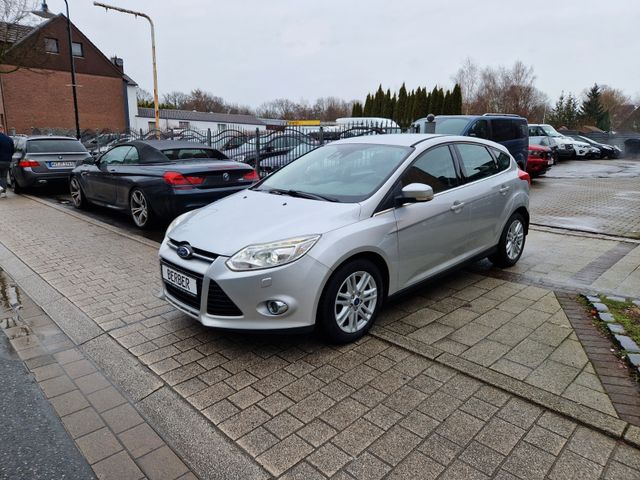 Ford Focus Lim. Titanium 1.6*NAVI*XENON*SHZ*TEMP*