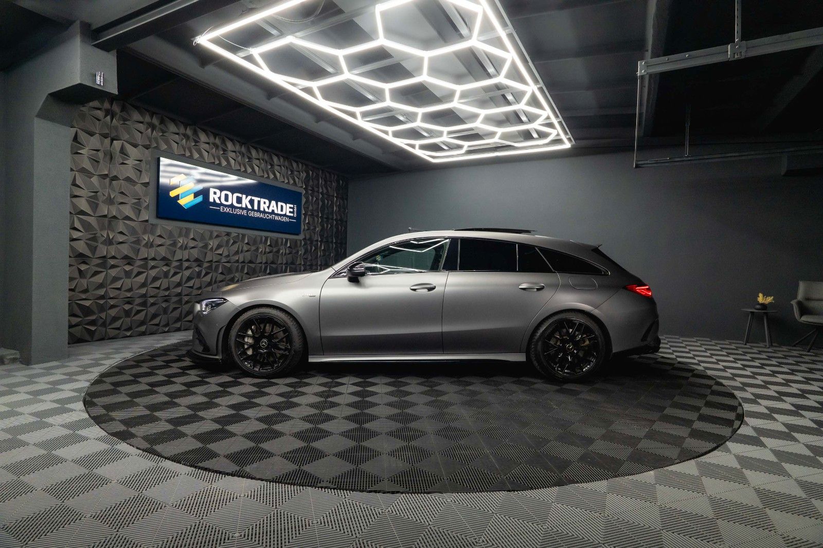 Fahrzeugabbildung Mercedes-Benz CLA 35 AMG 4Matic Performance Night-Paket | Pano