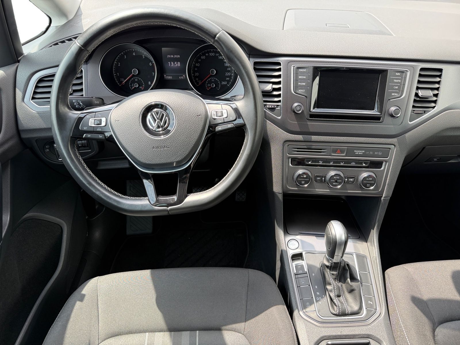 Fahrzeugabbildung Volkswagen Golf Sportsvan Golf VII Sportsvan 1.4 TSI BMT Lo