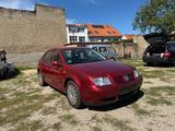 Volkswagen Bora 1.6 EU4 Auto Highline - rote Volkswagen Bora