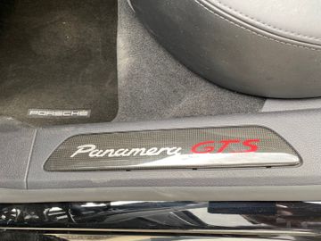 Fahrzeugabbildung Porsche Panamera GTS, PDK, GSD, Navi, Alcantara uvm.