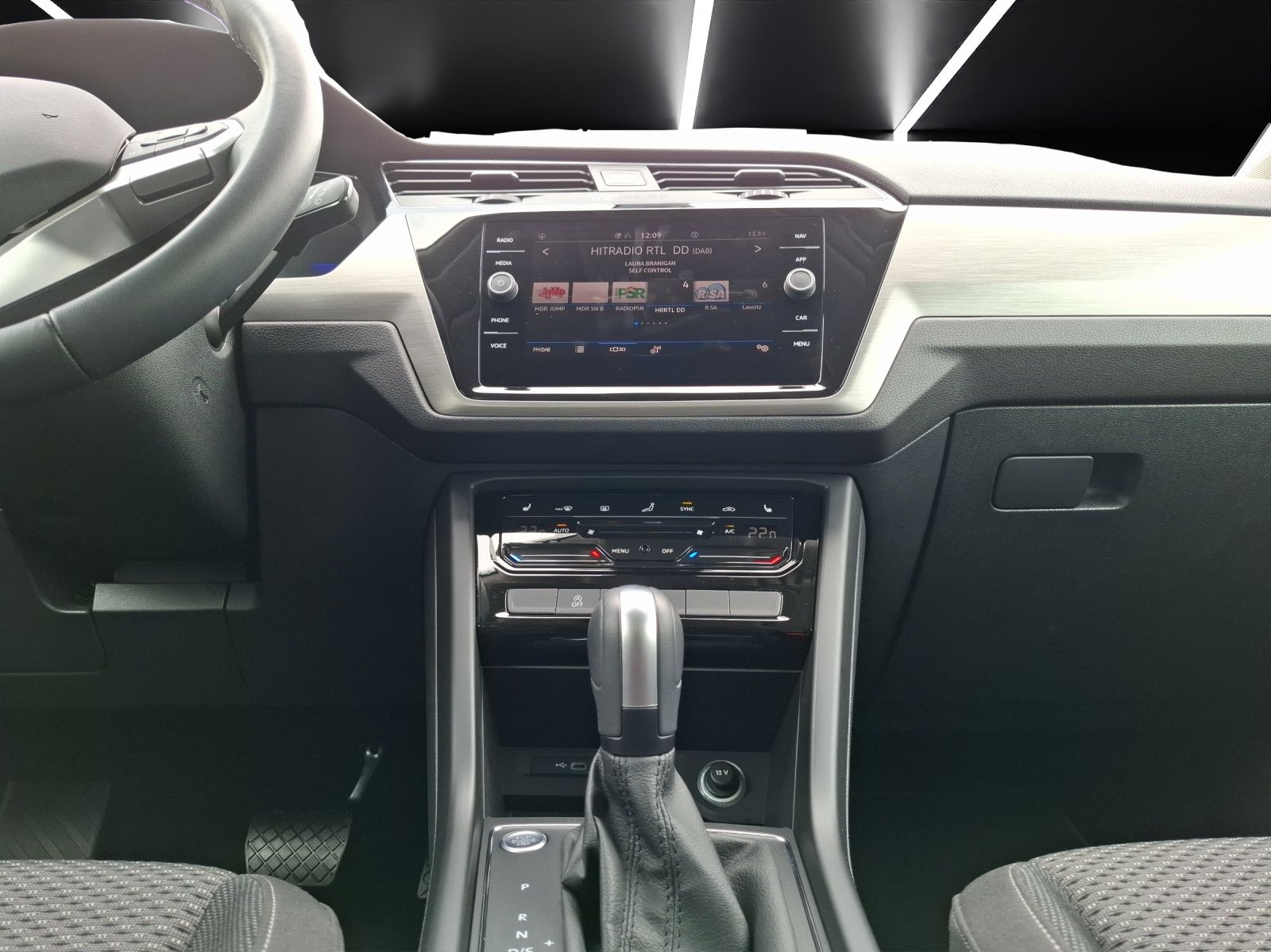Fahrzeugabbildung Volkswagen Touran TSI Comfortline DSG  7-Si ACC PDC SH LM