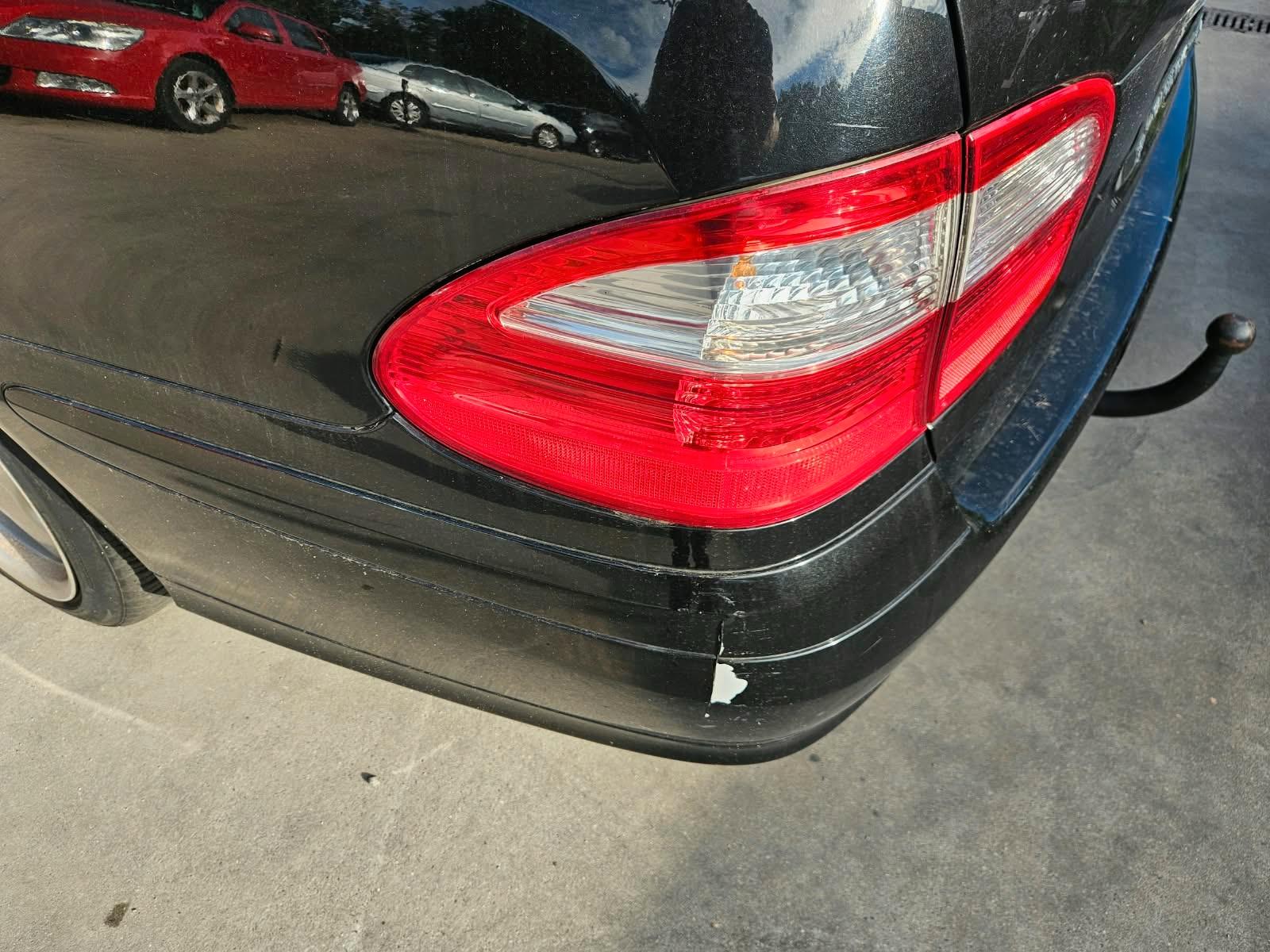 Mercedes-Benz E220 2004 — photo 15