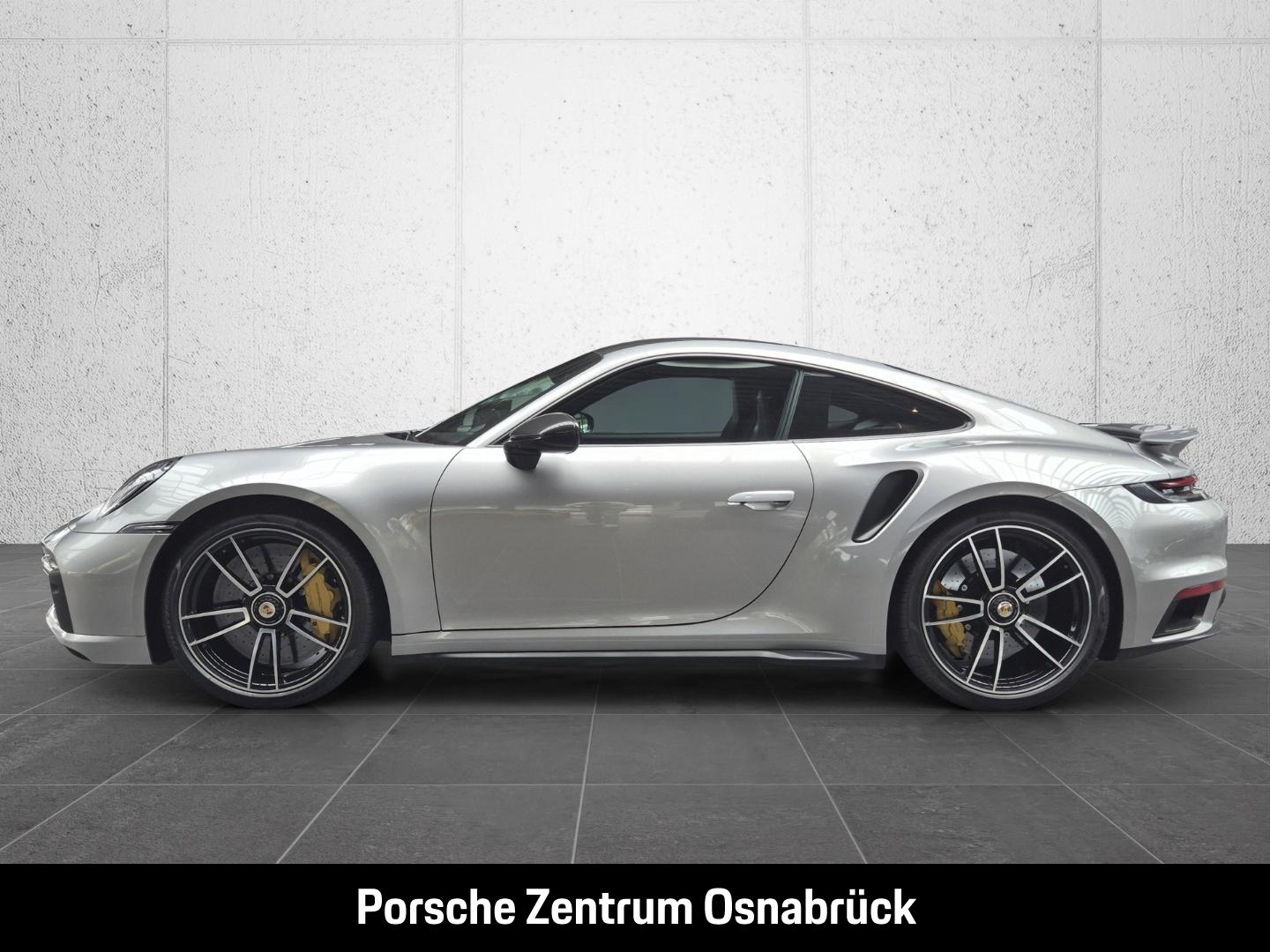 Porsche 992 (911) Turbo S Leichtbaudach Carbon Burmester