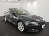 Skoda Superb 2.0 TSI DSG Style 4x4 Rückfahrkamera. Ein - Skoda Superb Style mit Benzin-Antrieb
