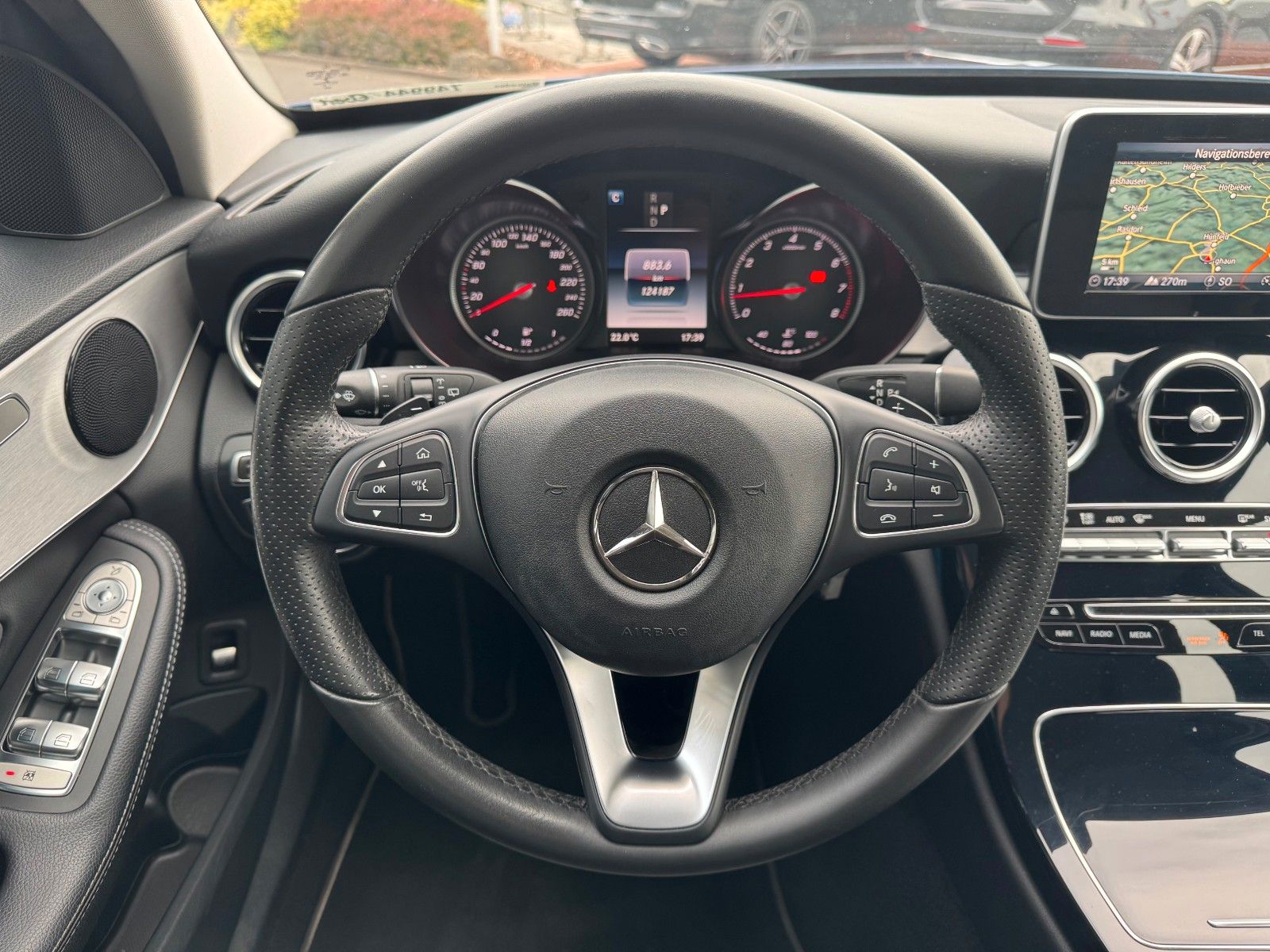 Fahrzeugabbildung Mercedes-Benz C 300 T Avantgarde+Ambiente+LED+IHC+SpiegelP