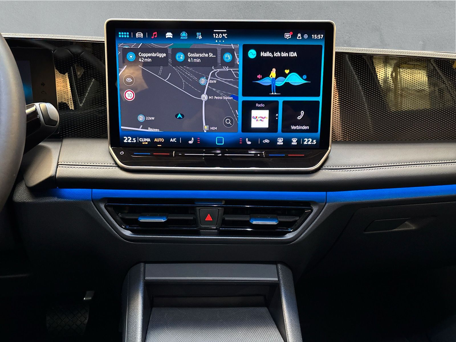 Fahrzeugabbildung Volkswagen Tiguan Life 2.0 TDI 4Motion DSG AHK Standheizung