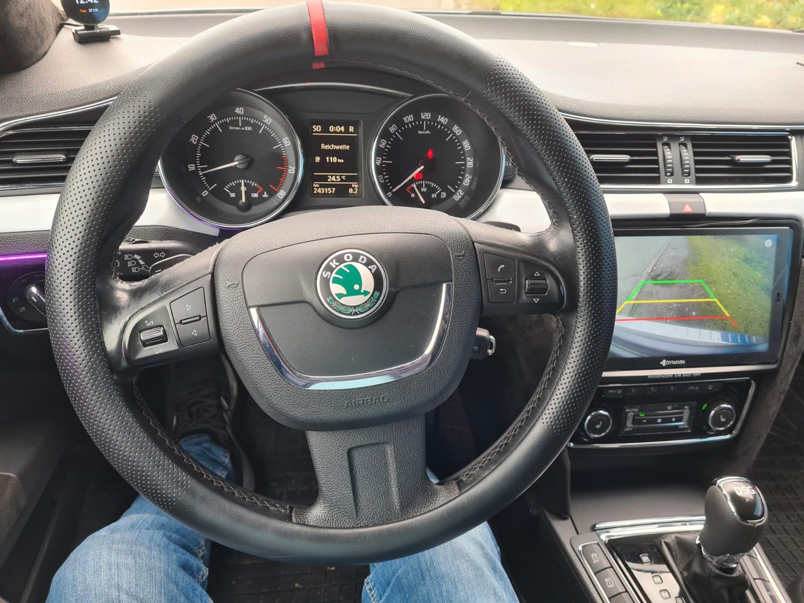 Skoda Superb 2010 — салон