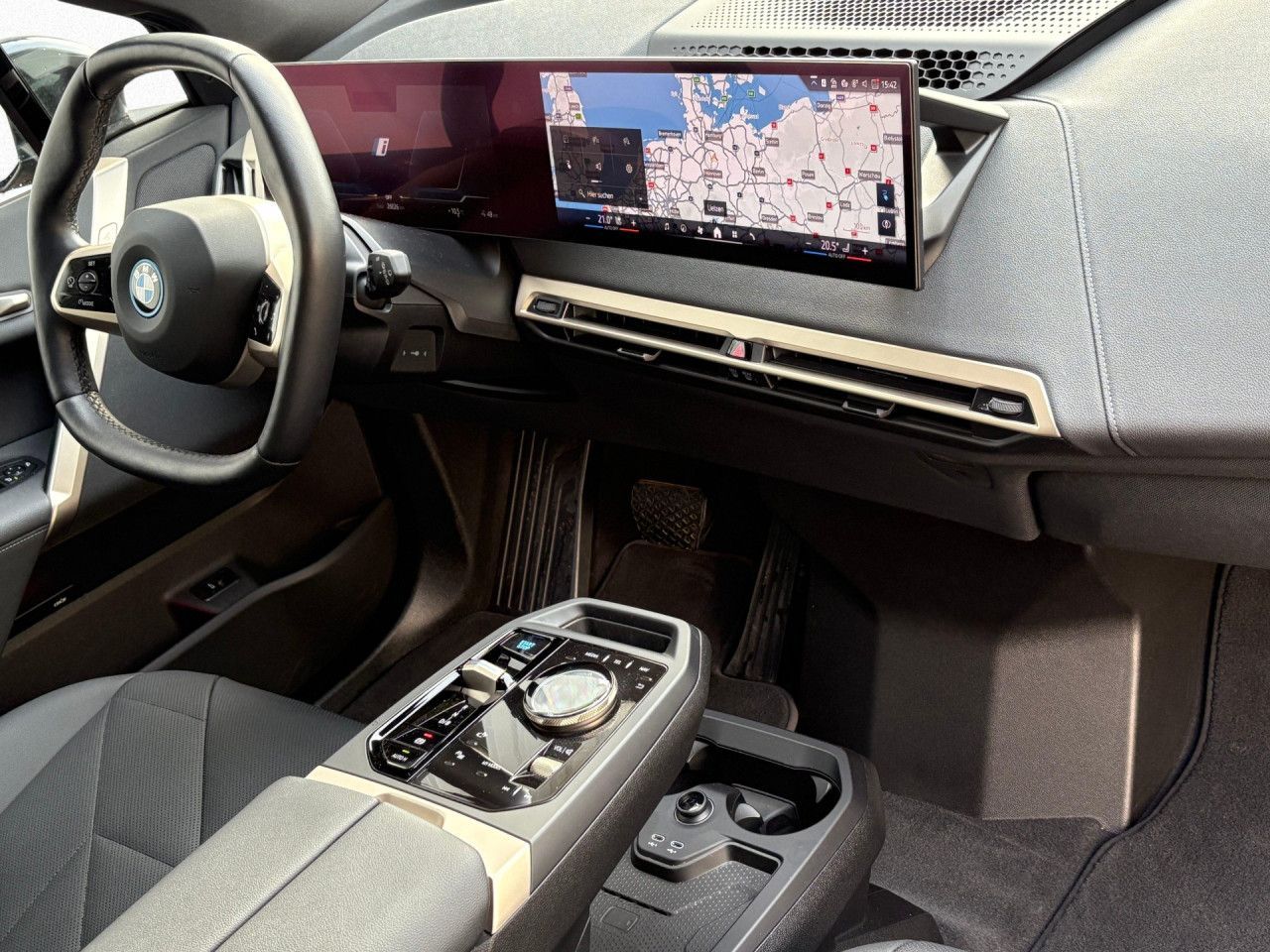 BMW iX - Bild 10