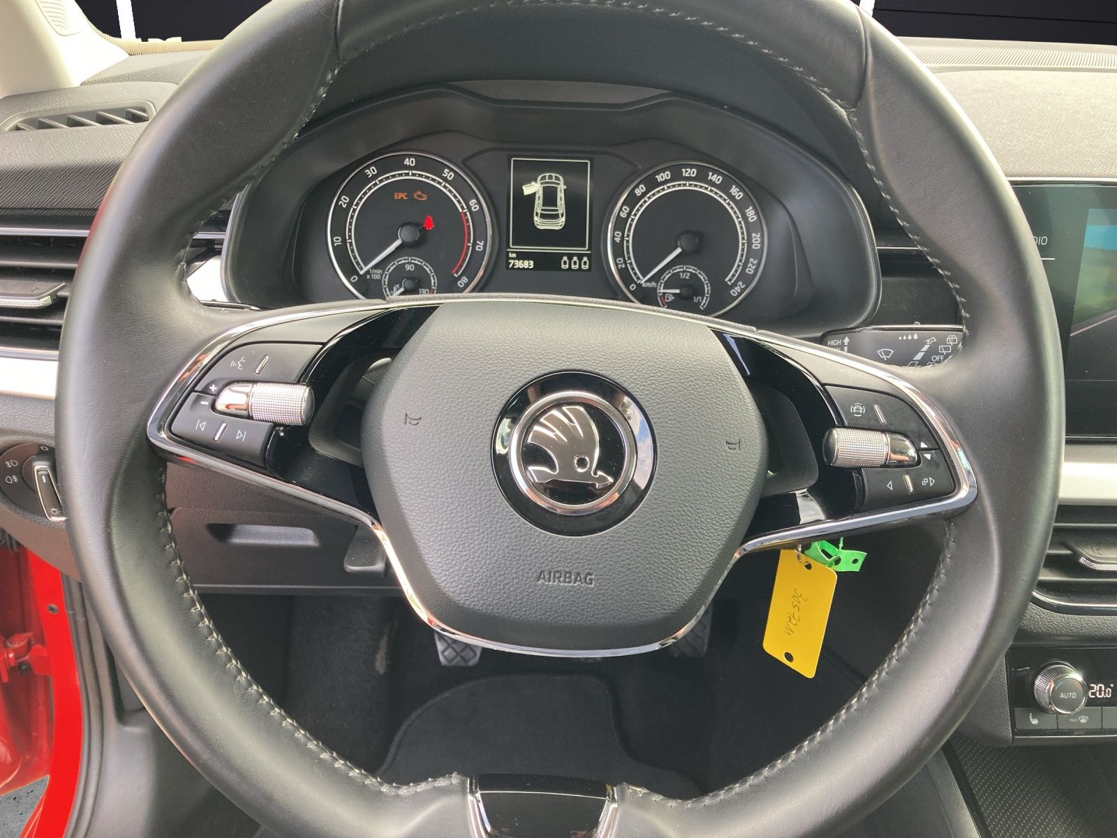 Fahrzeugabbildung SKODA Kamiq TSI Drive-125 LED Climatronic GRA PDC SH L