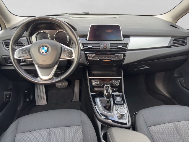 Fahrzeugabbildung BMW 218i Gran Tourer Advantage+LED+Navi+CarPlay+DAB