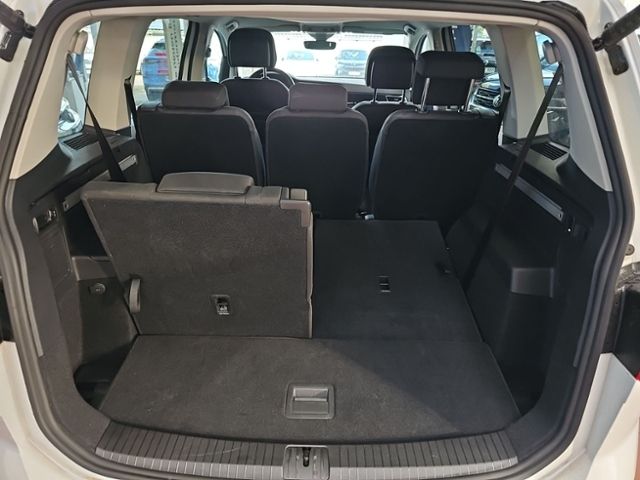 Fahrzeugabbildung Volkswagen Touran 1.5 TSI DSG Highline BLACK STYLE 7-SITZER