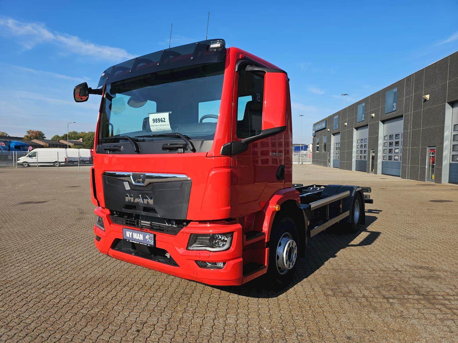 MAN TGM 15.320 BL Chassi med motorkraft udtag