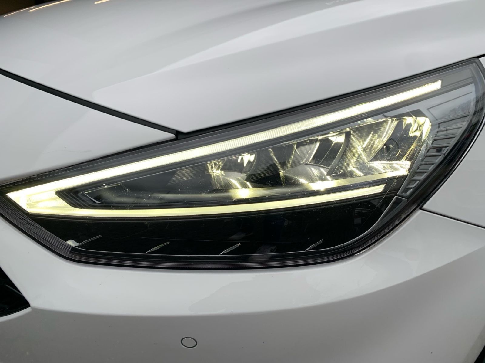 Fahrzeugabbildung Hyundai i30 Kombi 1.0 T-GDI 7-DCT Advantage LED Navi