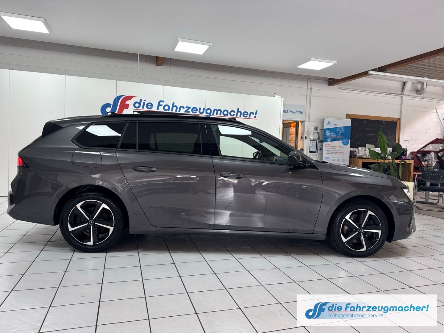 Fahrzeugabbildung Opel Astra L Sports Tourer GS HUD El. Panodach Navi D