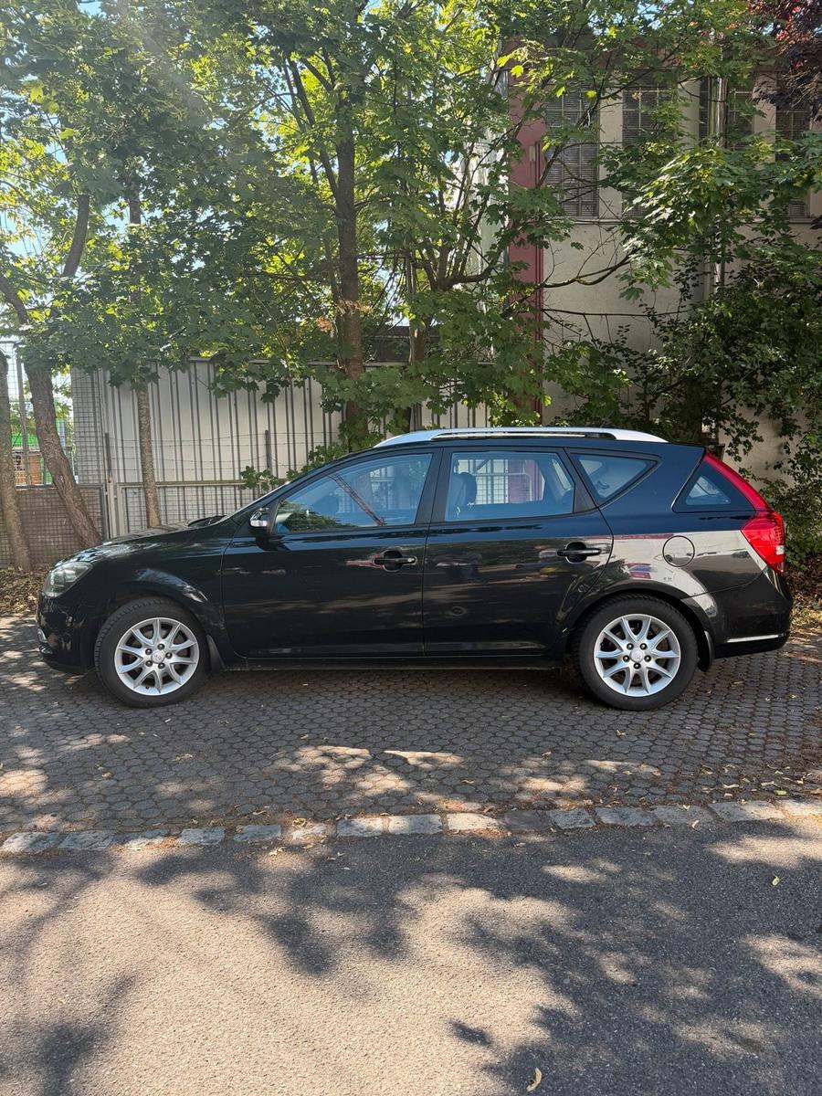 Kia cee'd 2010 — engine 143 HP (105kW)