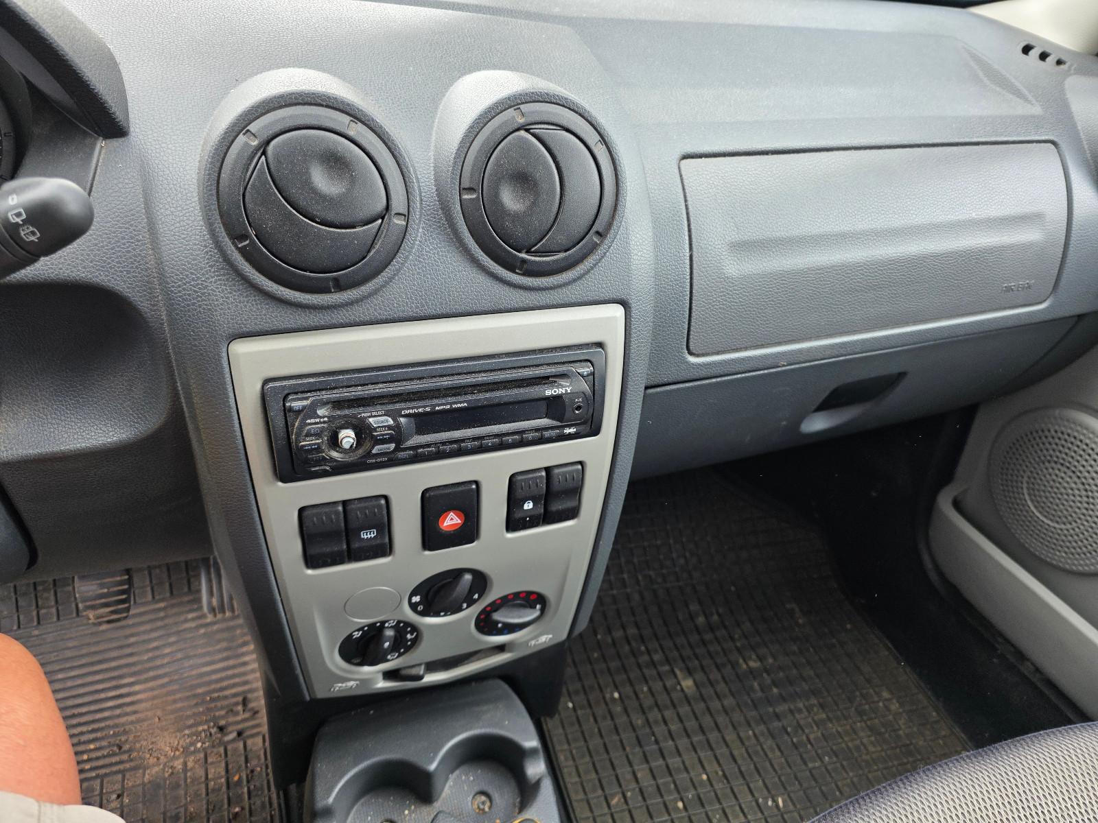 Dacia Logan 2009 — photo 6