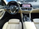 BMW 320D LuxuryLine Tour,xDrive SAG,Leder,AHK,Kamera - BMW 320: 320d Luxury