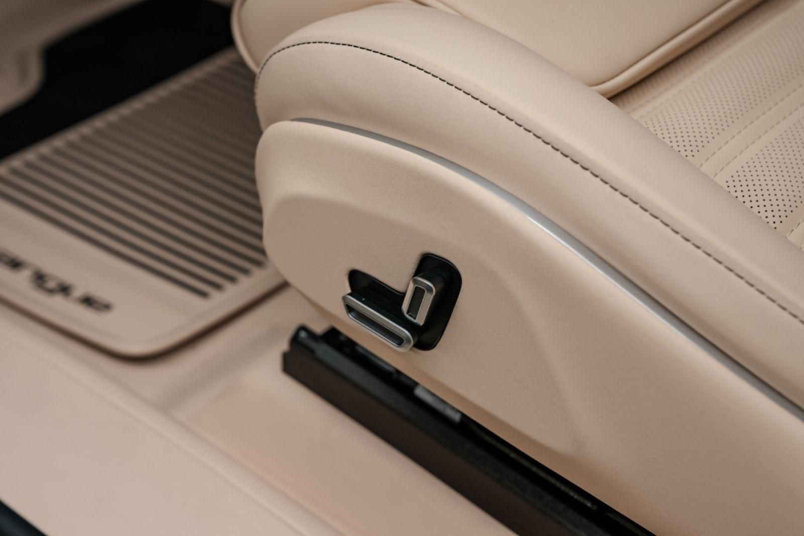 Fahrzeugabbildung Ferrari Purosangue V12 FULL CARBON/LIFT/MASSAGE/STOCK