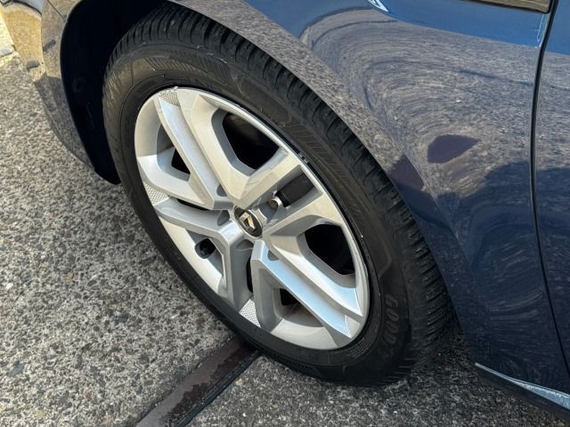 Fahrzeugabbildung Renault Megane IV Energy Grandtour Business Automatic