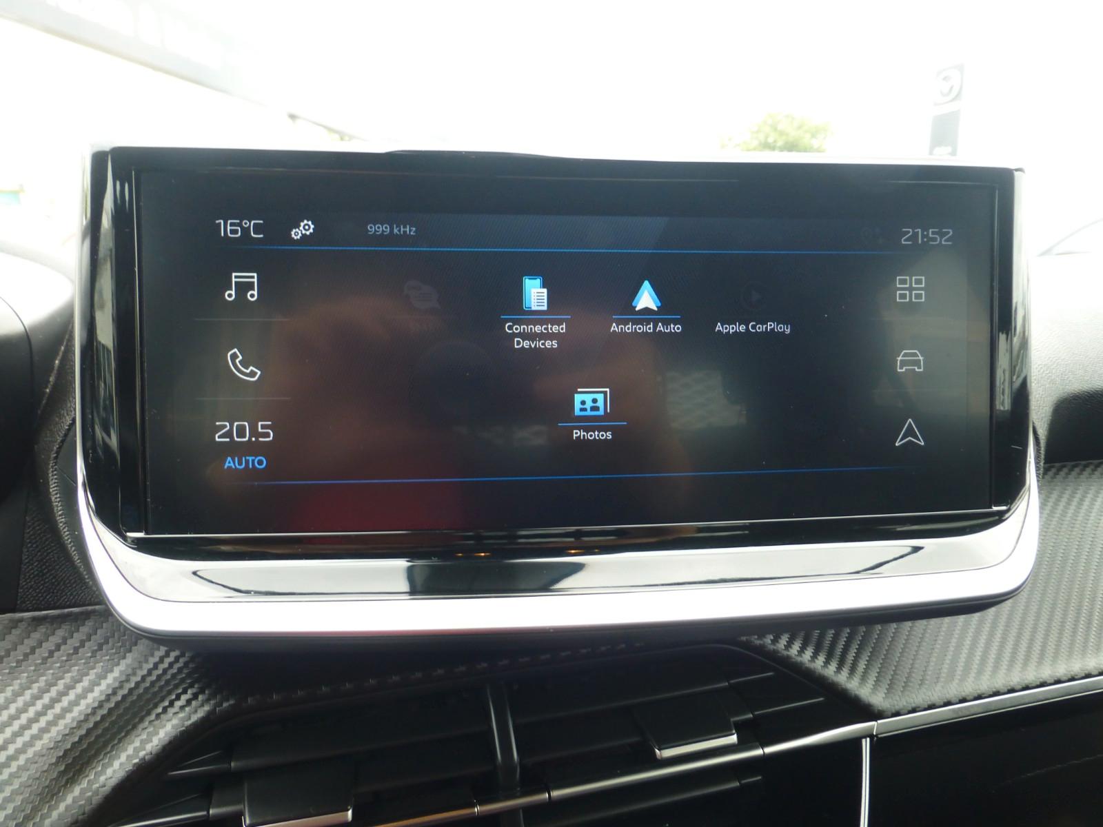 Peugeot 2008 Hybrid 136 Style *PDC, DAB, APPLE CAR PLAY*