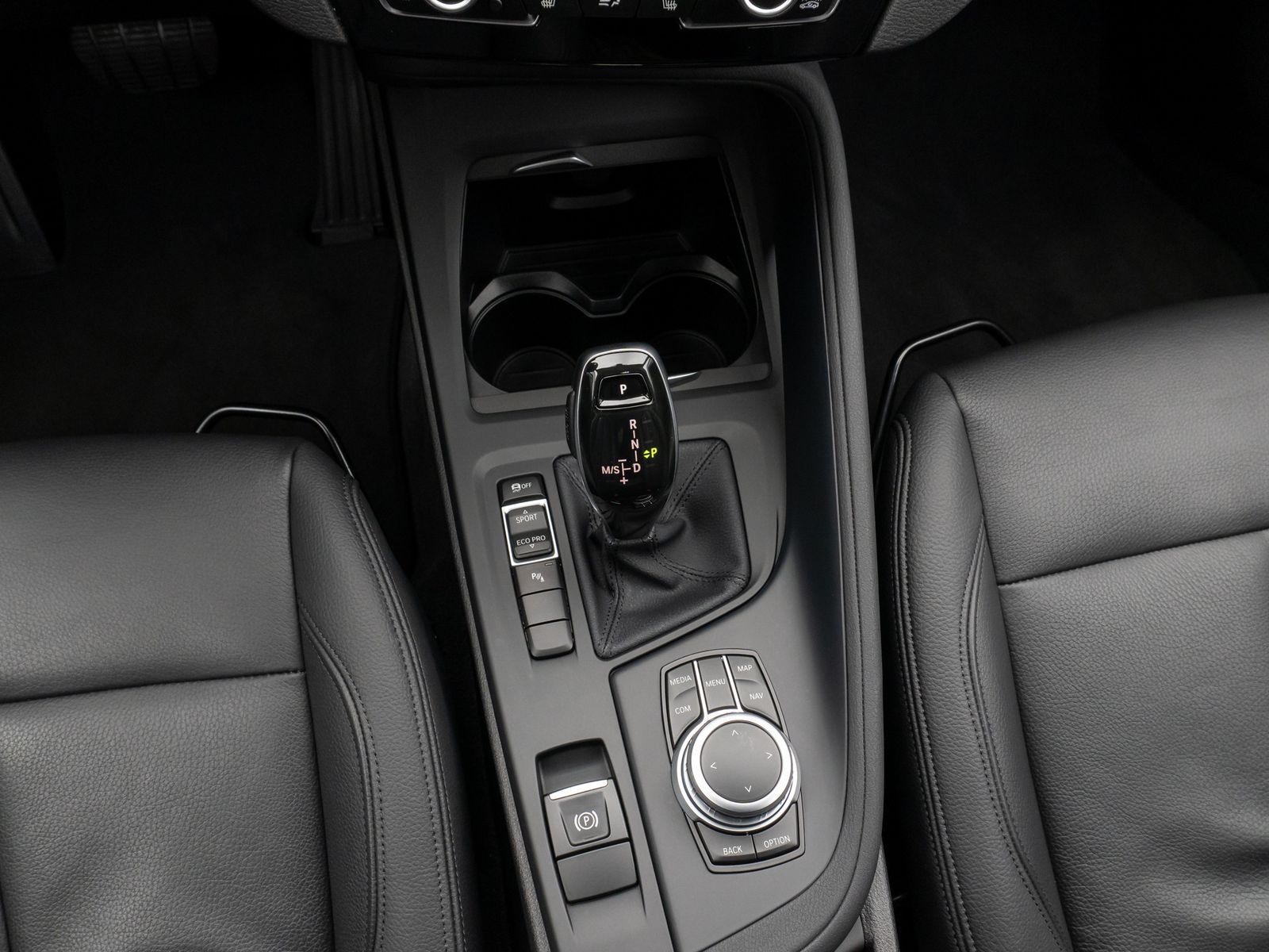 Fahrzeugabbildung BMW X1 sD18i Kamera DAB Alarm LED Navi Sport Geschwi
