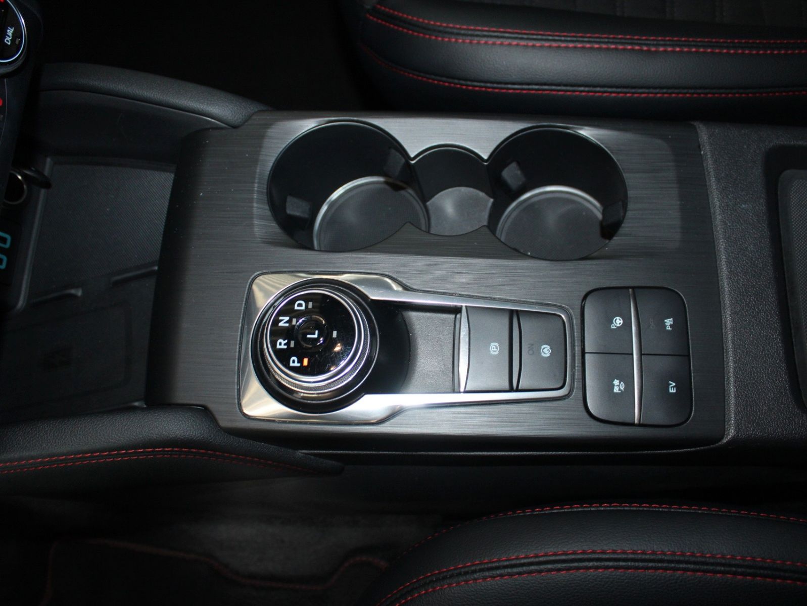 Fahrzeugabbildung Ford Kuga 2.5 PHEV ST-Line X Aut. AHK PANO ACC uvm.