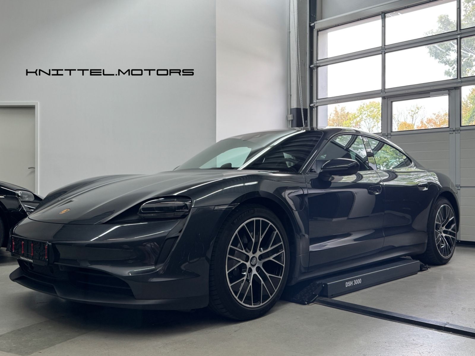 Porsche Taycan Perf.+ BOSE Pano Nachtsicht ACC Chrono
