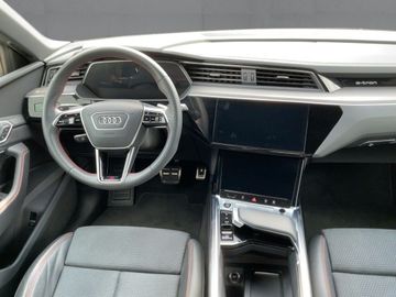 Audi Q8 e-tron - 9