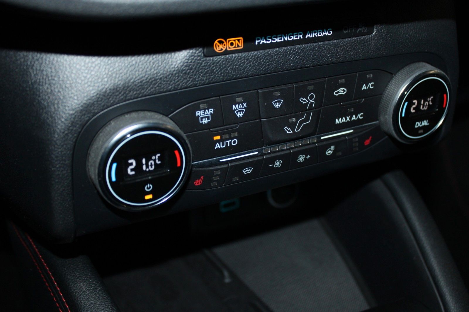 Fahrzeugabbildung Ford Kuga 2.5 PHEV ST-Line X Aut. LED CAM el. AHK uvm