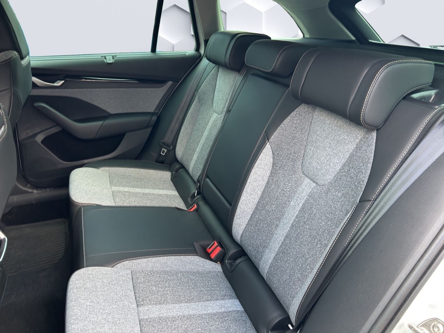 Octavia Combi 1.5 TSI mHEV DSG- Selection-Side A