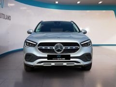 Fahrzeugabbildung Mercedes-Benz GLA 200d Style MULTIBEAM PANO RFK 8-Fach Bereift