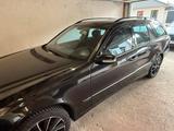 Mercedes-Benz Mercedes E-Klasse 320CDI Avangard - Mercedes-Benz E 320 aus 2005: Cdi
