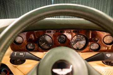 1987 Aston Martin V8 VANTAGE — миниатюра 12