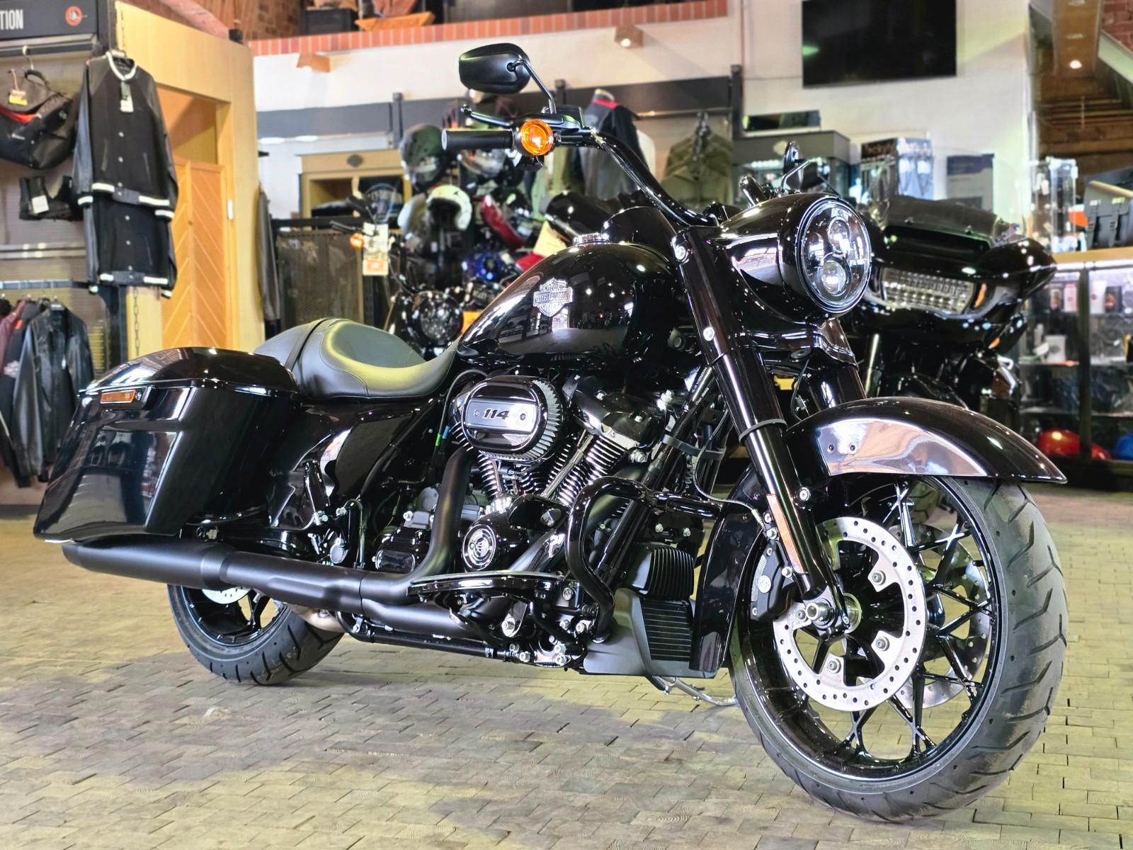 Harley-Davidson FLHRXS Road King Special