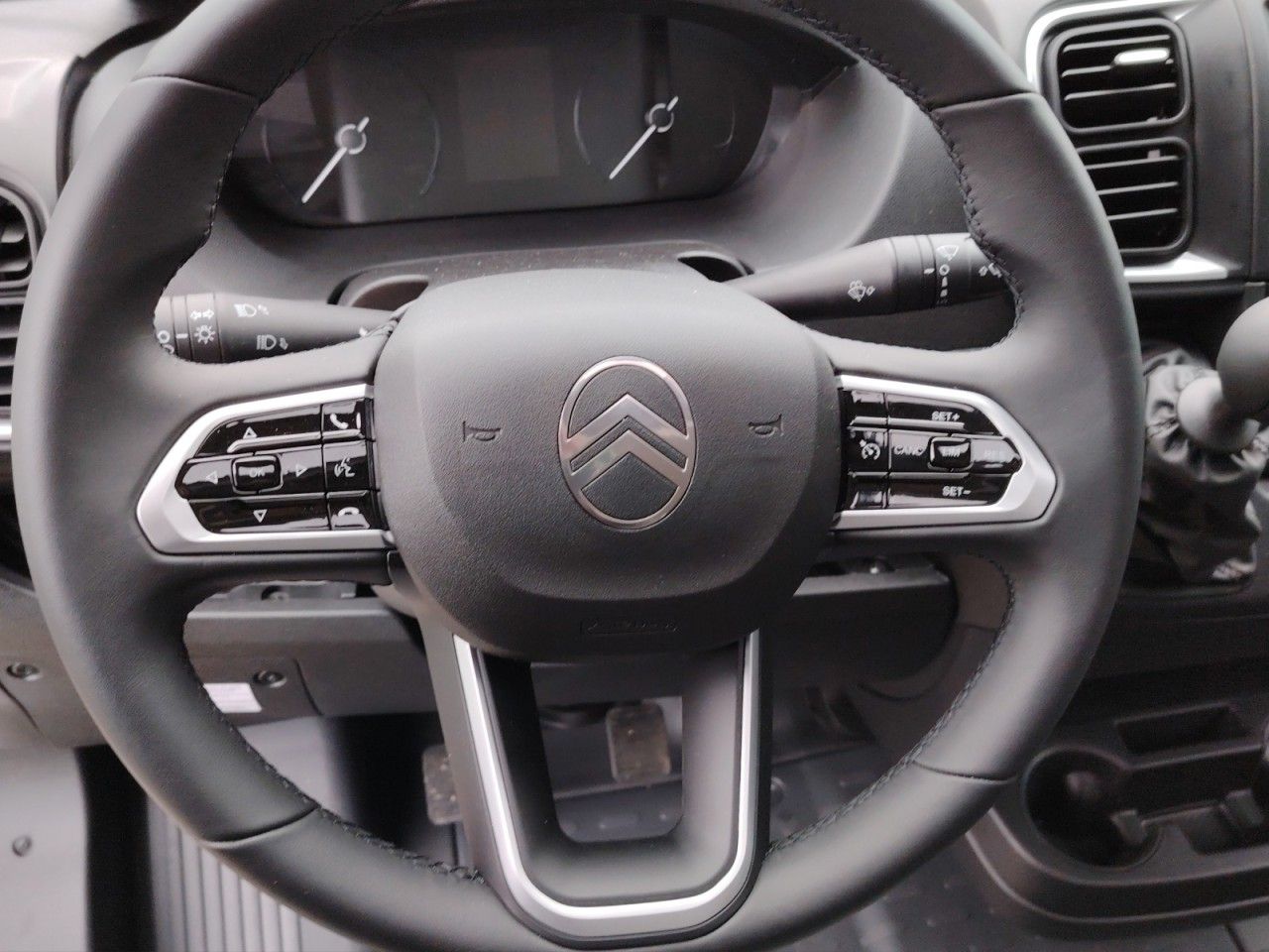 Fahrzeugabbildung Carado T 328 PRO+ Modelljahr 2026