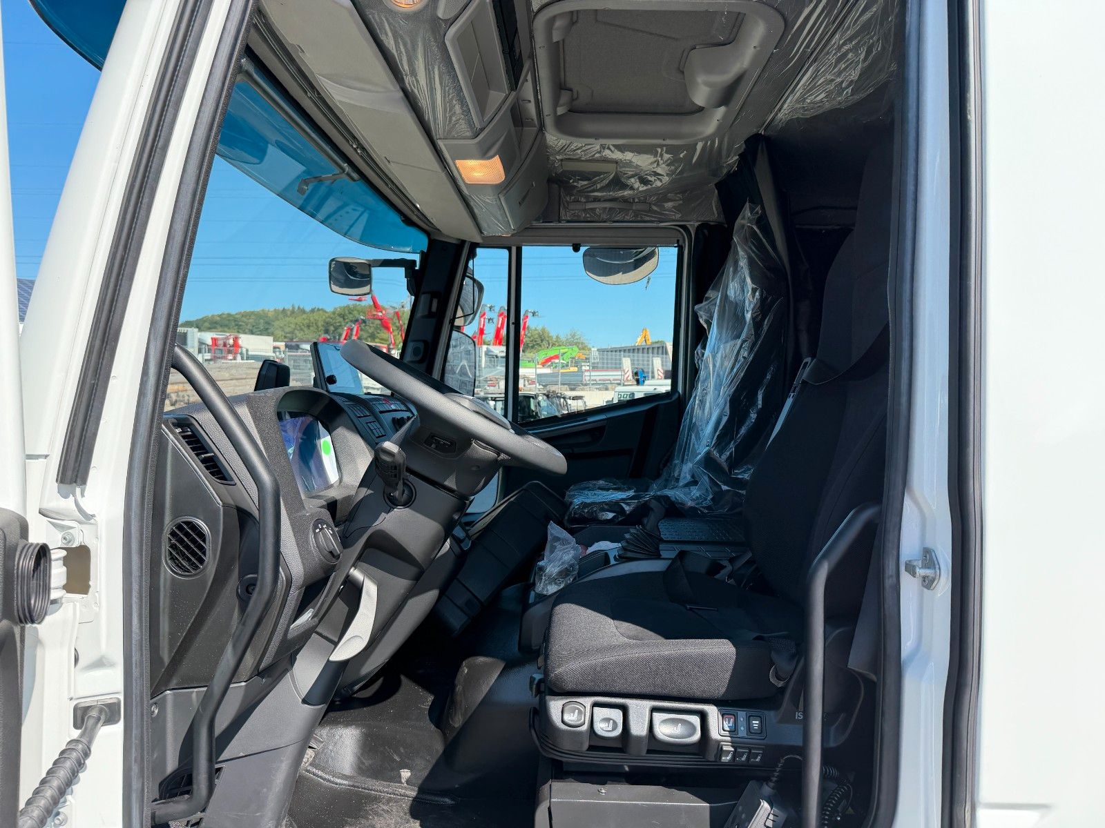 Fahrzeugabbildung Iveco Eurocargo ML80E21/P L-Haus AHK Standheizung