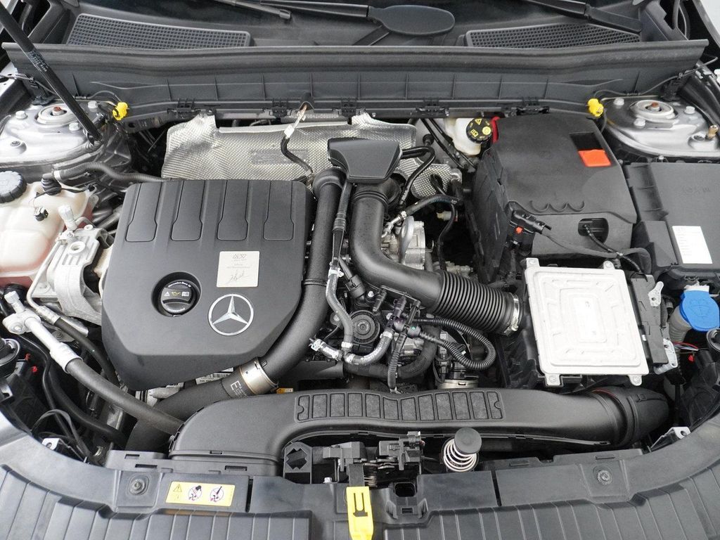 Mercedes-Benz GLB 180 AMG Business Solution | Panorama - Schie