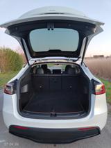 Tesla Model Y Long Range Dual Motor AWD Long Range - Tesla Model Y: Limousine