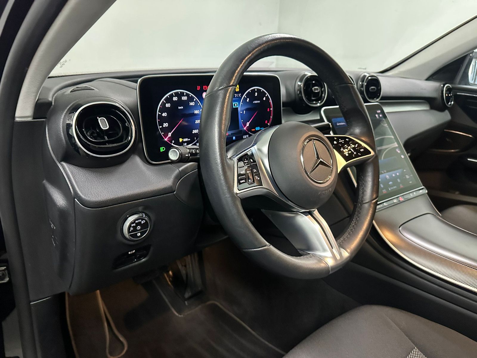 Fahrzeugabbildung Mercedes-Benz C 220 d T Autom. *HUD*AHK*MIDLINE*KAMERA*KEYLESS