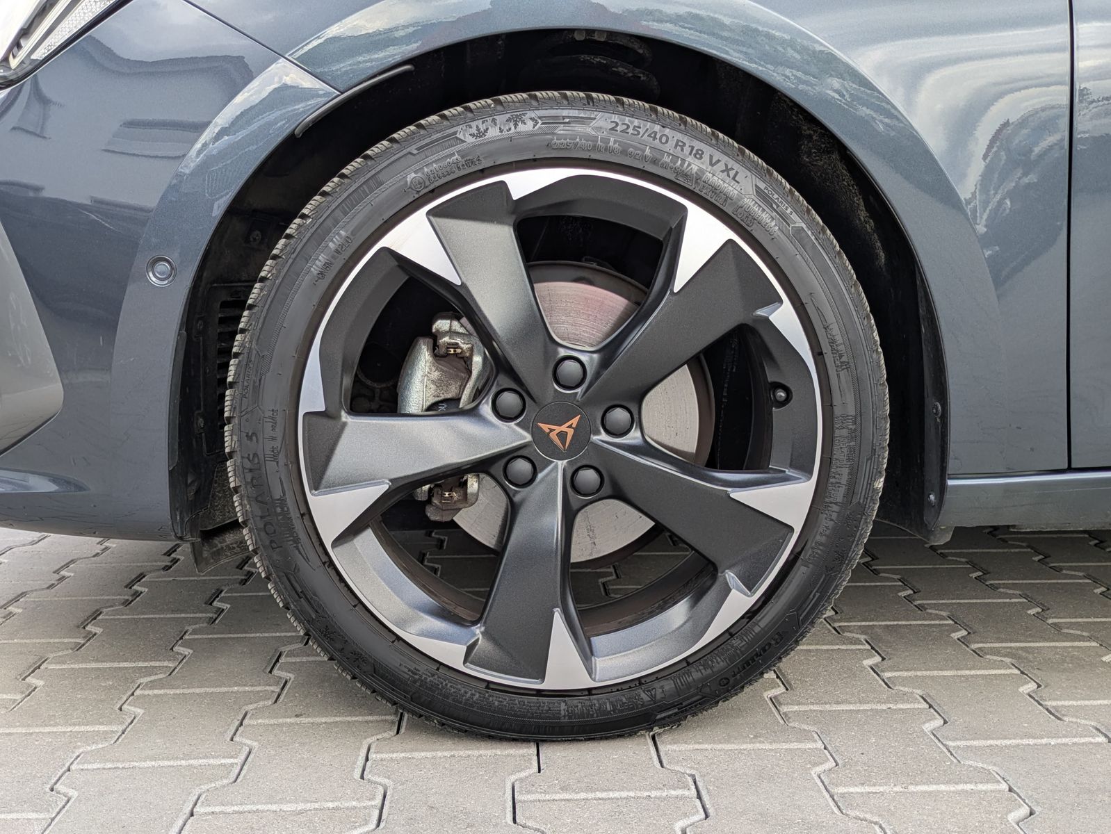 Fahrzeugabbildung CUPRA Leon 1.5 eTSI DSG MATRIX-LED*ACC*APP*KAMERA*18"
